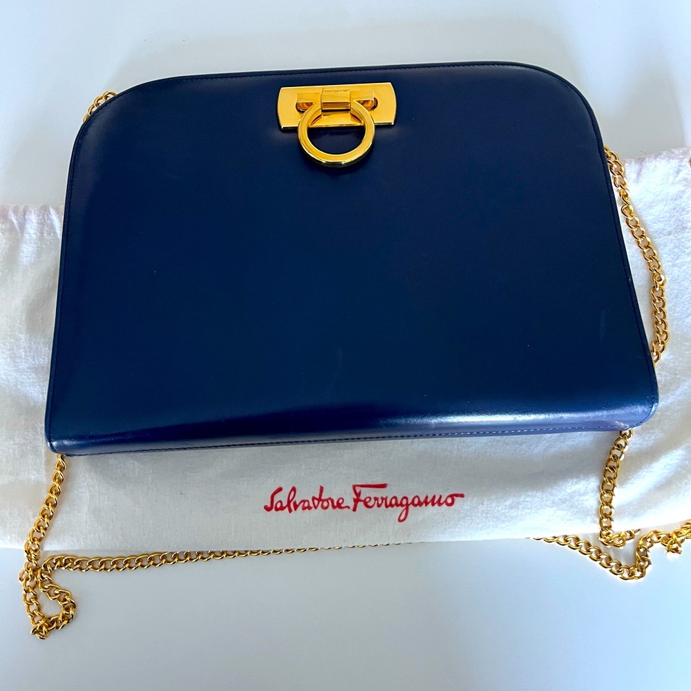 Women’s authentic vintage Salvatore Ferragamo Dianna bag in calfskin with clasp.